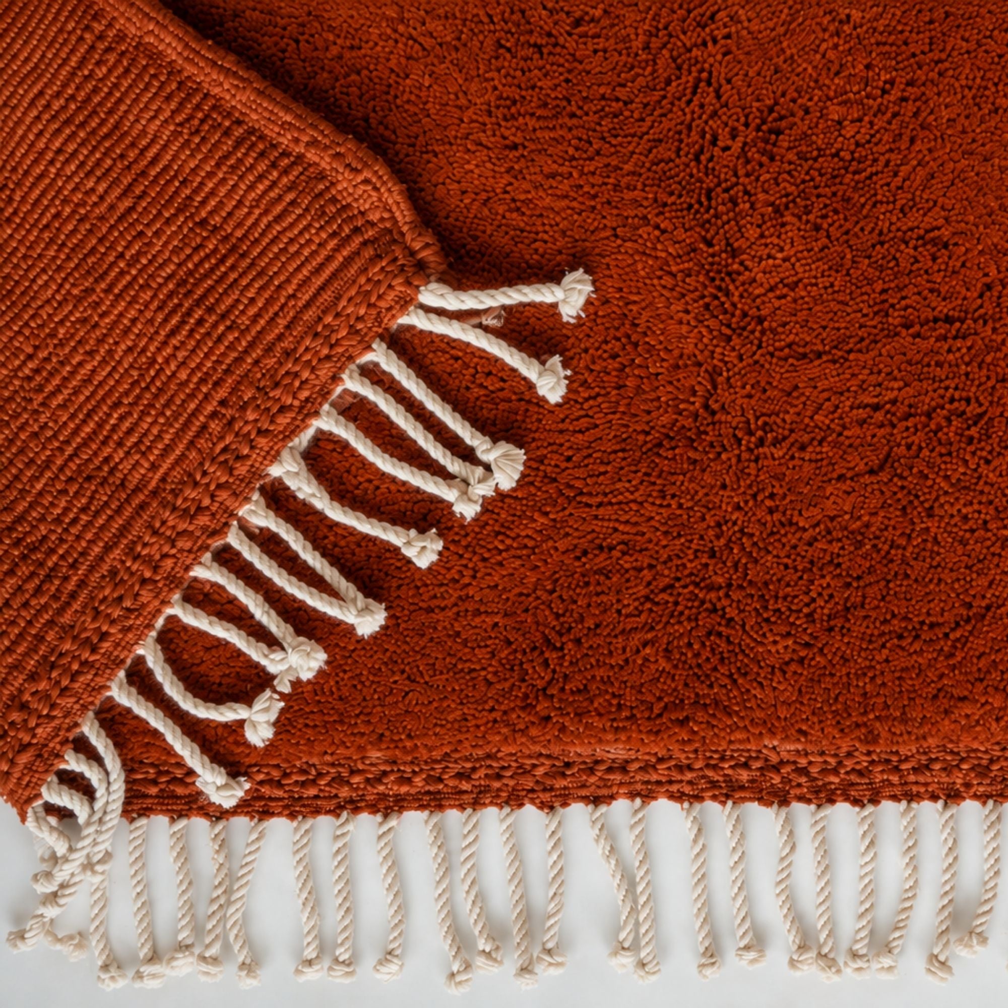 Handwoven construction and ivory fringe of Marea No. 01 Moroccan wool rug